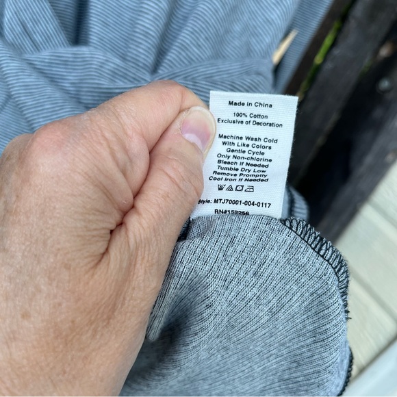 Avec Les Filles Striped Long Sleeve Wrap Dress Gray Sz L - Picture 10 of 16